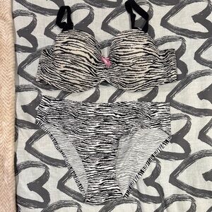 La Vie En Rose Zebra Print Lingerie Set